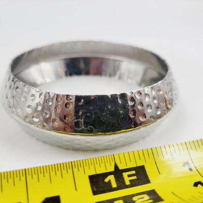 STYLISH METAL BANGLE BRACELET