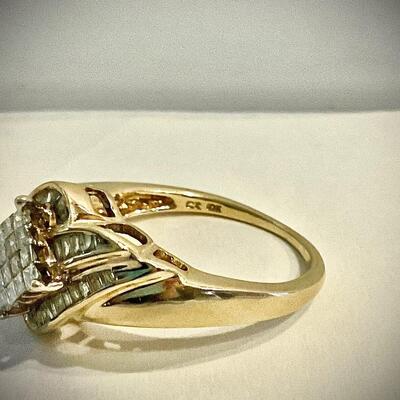Ladies 10K yellow gold diamond ring w/ cert.