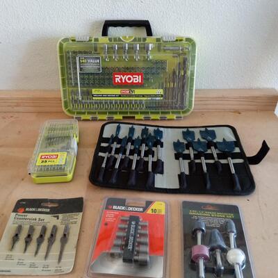 LOT 132  VARIETY OF BITS FOR YOUR DRILL