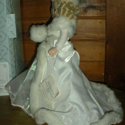 1999 Madame Alexander 12" Porcelain Winter Wonderland Doll ~ Doty Industry Choice Award Winner.