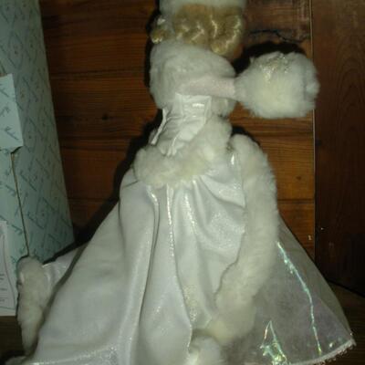 1999 Madame Alexander 12" Porcelain Winter Wonderland Doll ~ Doty Industry Choice Award Winner.