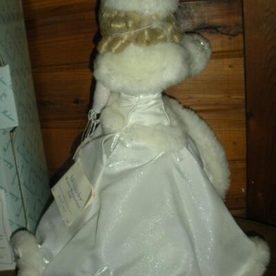 1999 Madame Alexander 12" Porcelain Winter Wonderland Doll ~ Doty Industry Choice Award Winner.
