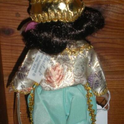 1976 Madame Alexander Thailand #567 in original box