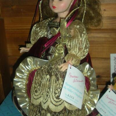 1992 Madame Alexander Rumplestiltskin and The Miller's Daughter in box with Spinning Wheel RARE!