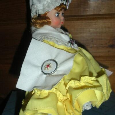1987 Madame Alexander 8" Curly Locks #421 in Original Box