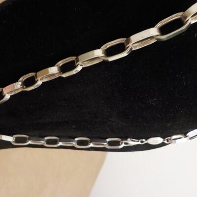 21 inch Chain link Sterling Silver Necklace/ Italy.