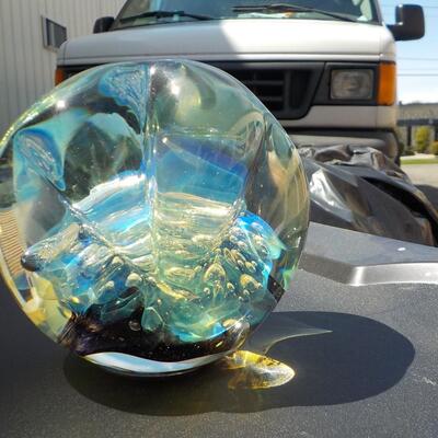 Paper weight crystal Blue with curves.