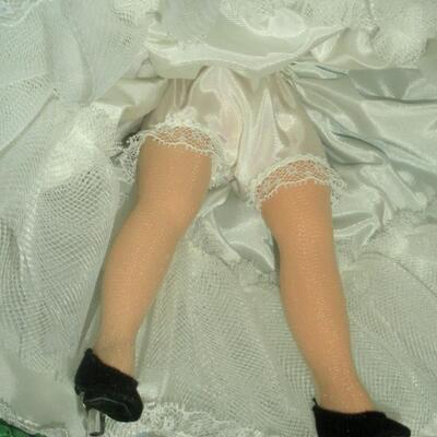 1988 Madame Alexander 10" Colleen Portrette in her original box