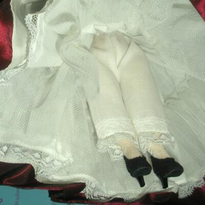 Madame Alexander 10" Scarlett Portrette #1100 from Jubilee II series Burgundy and White Dress