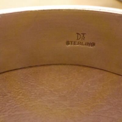 Sterling silver stone inlay curb Bangle.