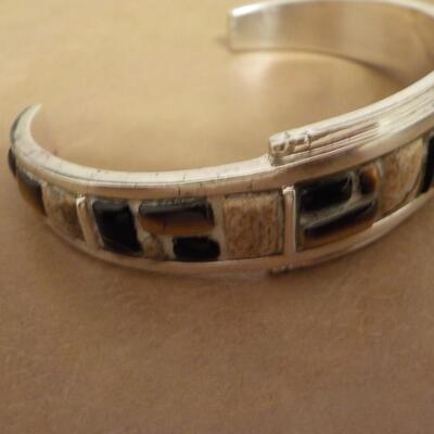 Sterling silver stone inlay curb Bangle.