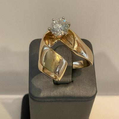 14 karat Yellow gold 1.70 carat Diamond ring