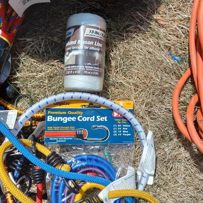 LOT 82  HEAVY-DUTY EXTENSION CORD, BUNGEE CORDS AND ROPE