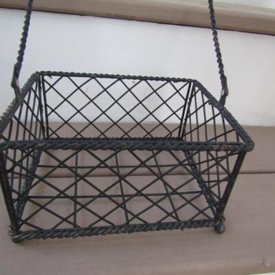 Metal Wire Basket with Handle