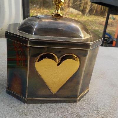 Lenox Silver plate Heart jewel box. Williamsburg .