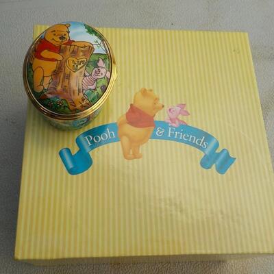 Pooh and Friends Golden Trinket Egg.