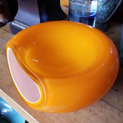 Vintage art glass bowl with unique design