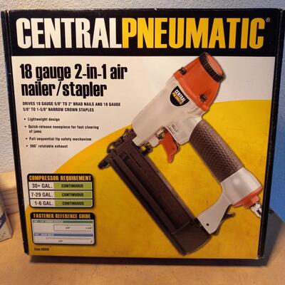 LOT 118  PNEUMATIC 18 GAUGE NAILER/STAPLER AND VARIETY OF STAPLES AND NAILS