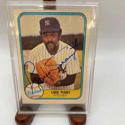 -14- Luis Tiant | Yankees Pitcher Signed Card