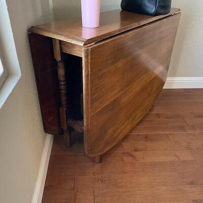 Drop leaf wood table - Vintage
