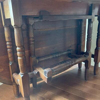 Drop leaf wood table - Vintage
