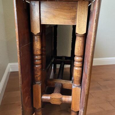 Drop leaf wood table - Vintage