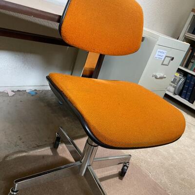 Laminated office table and chair