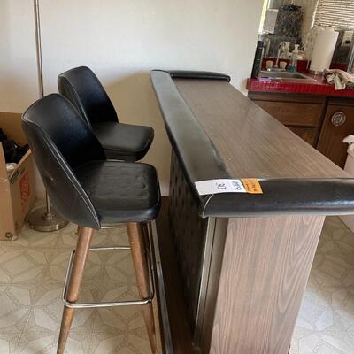 Retro Bar & Barstools