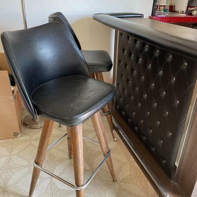 Retro Bar & Barstools