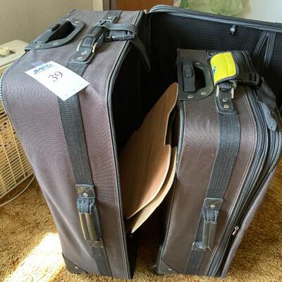 Pair of Ciao Suitcases