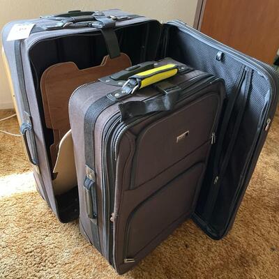 Pair of Ciao Suitcases