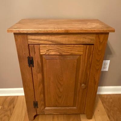 Oak 1 Door Cabinet