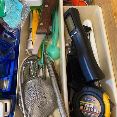 Kitchen Drawer Contents Lot 