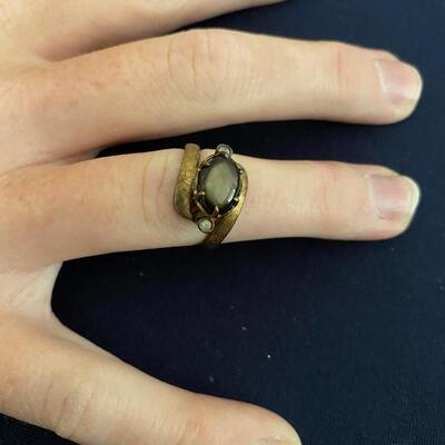Vintage Ring Marked 18 K w/ Stones