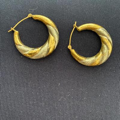 Pr of 10 K Multicolor Hoop Earrings 