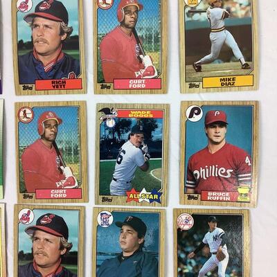 565  Assorted Lot of 1987 & 1990 Topps Baseball Cards