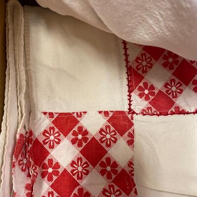 Linen Lot: Big ol' Box!