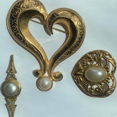 Trio Three Gold Tone Brooch Pin