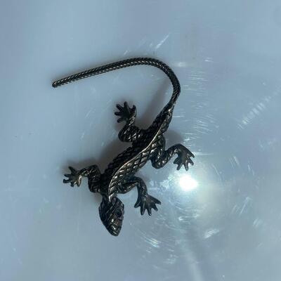 Lizard and Chain Tail PIn