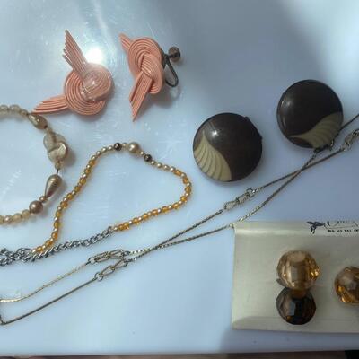 Mixed Jewelry Lot Vintage Smattering Cora,  Some for Makers