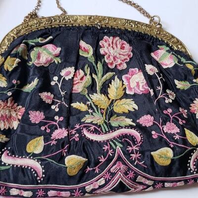 Vintage embroidered purse