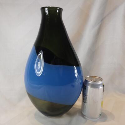 Hyland Art Glass Vase
