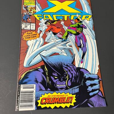 LOT 12: Five Marvel Comics Including Mutant X 1st Issue w/ 2 Cover Variants