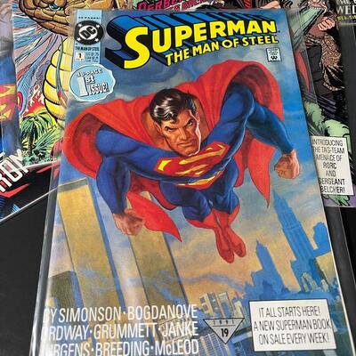 LOT 15: Collection of Superman DC Comics (8)