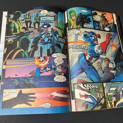 LOT 26: 6 Captain America Comic Books - Heroes Return 1-3 & More