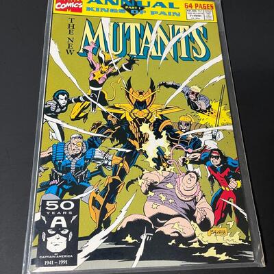 LOT 44: Five Marvel Annuals from 1991- Fantastic Four, Thor & More