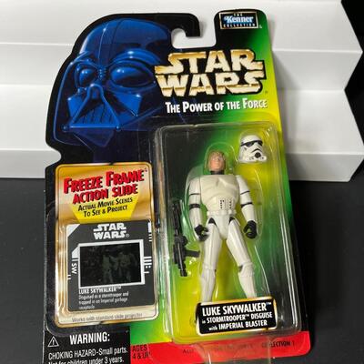 LOT 48: Action Figures (8) A New Hope - Star Wars Power of the Force