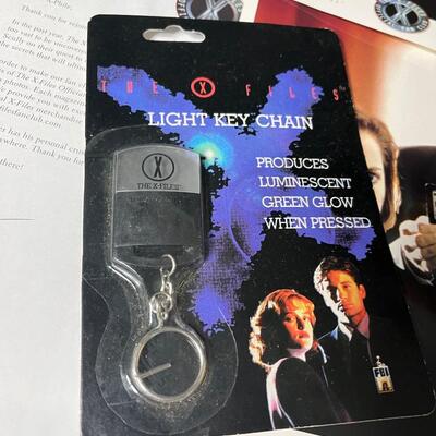 LOT 67: Collection of X-Files Fan Club Materials