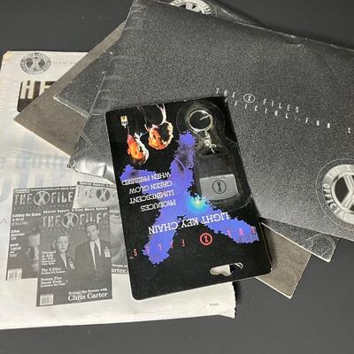 LOT 67: Collection of X-Files Fan Club Materials