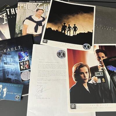 LOT 67: Collection of X-Files Fan Club Materials